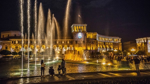 Вечер в Ереване: свидание с городом