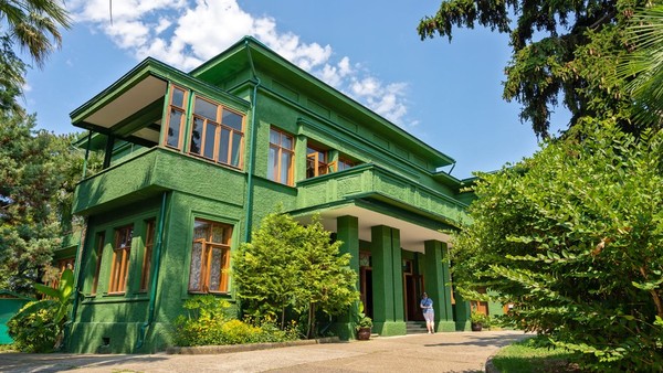 Сочи — город сталинских дворцов