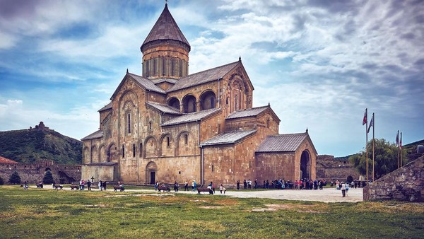 Архитектурное ожерелье Мцхеты – христианские храмы и античный Уплисцихе (из Тбилиси)