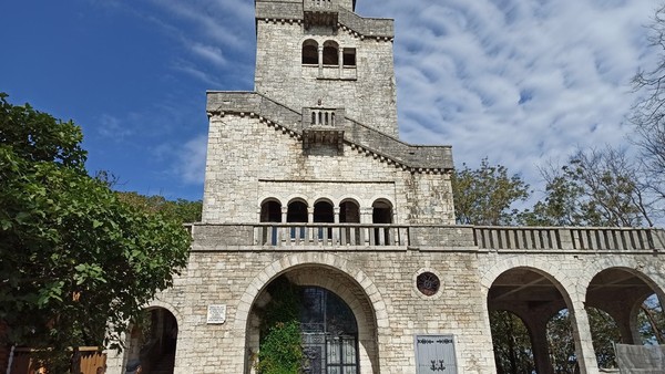 Поездка к Агурским водопадам и на гору Ахун