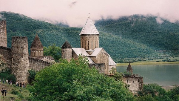 К Казбеку по легендарным местам Военно-Грузинской дороги