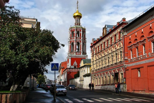 Петровка: история главной торговой улицы Москвы