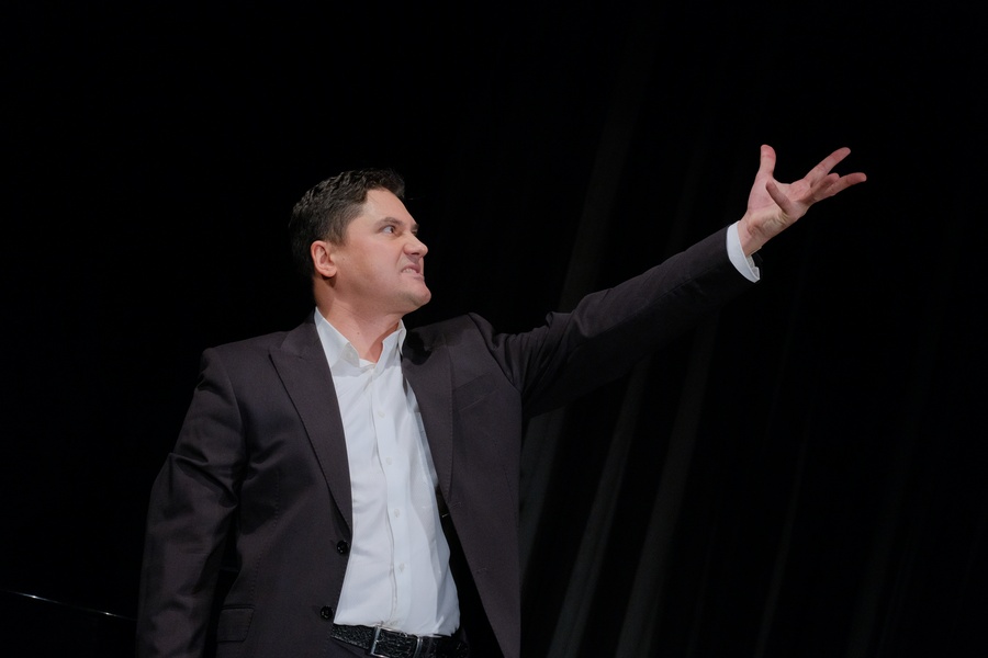 Маяковский. Я - бог! Поэтический моноспектакль