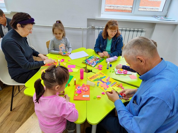 Акция «Бабушки и внуки не знают скуки»