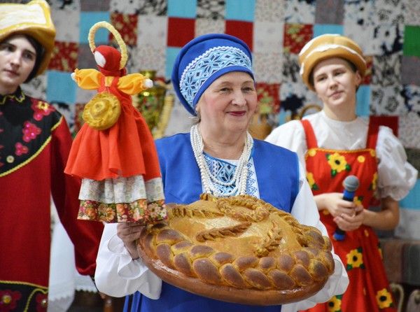 Интерактивная театрализованная программа «Обжинки в Простоквашино»