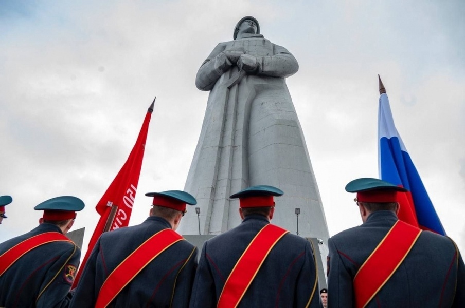 Торжественный митинг в честь 80-й годовщины разгрома немецко-фашистских войск в Заполярье