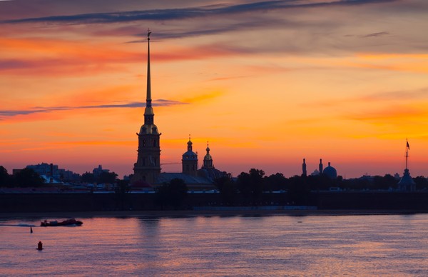 Трёхчасовая прогулка «Разводные мосты» с живой музыкой