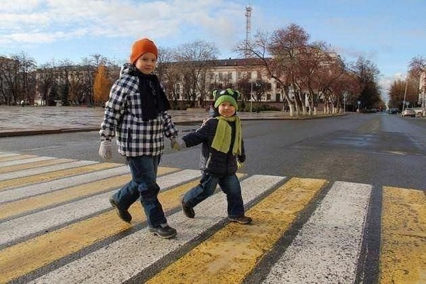 Беседа «Всем ребятам надо знать, как по улице шагать»