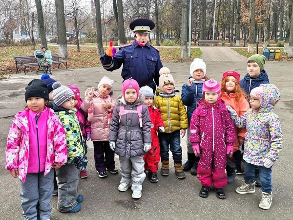 Познавательно-игровая программа «Вы не привыкли отступать – ведь нужно охранять закон!»