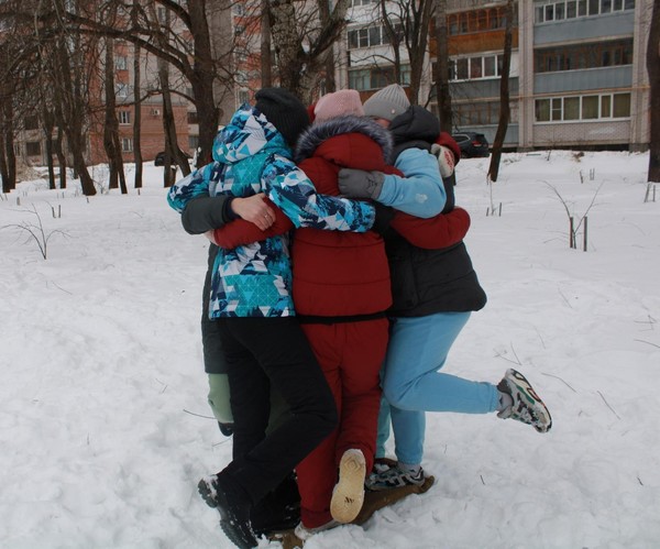 Зимний праздник для всей семьи «Раз снежинка, два снежинка!»