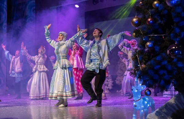 Новогоднее представление «Волшебная шкатулка»