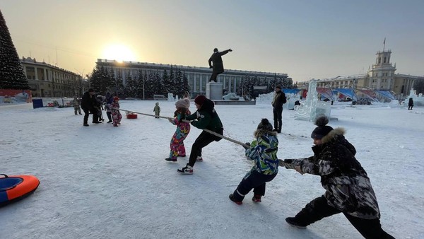 Концертная программа, посвященная открытию снежного городка в парке «Лесная сказка»