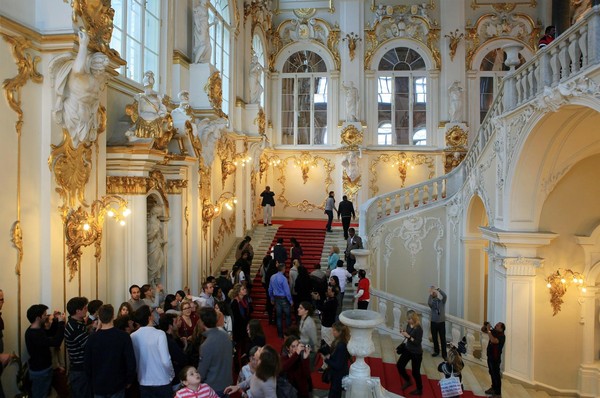 Обзорная экскурсия по Санкт-Петербургу с посещением Государственного Эрмитажа