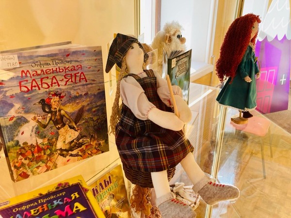 Выставка «Куклы в гости к нам пришли»