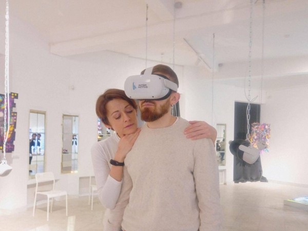 Иммерсивный спектакль с VR «Я, ты, она». Первое в России кросс-культурное фиджитал событие