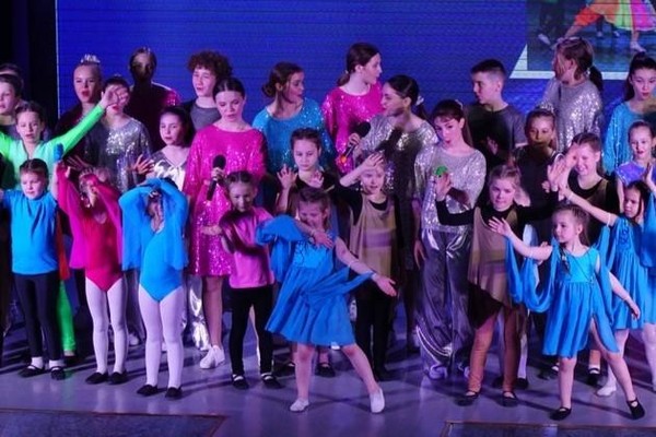 Отчетный концерт ансамбля «Планета детства» и хореографического коллектива «Азарт»