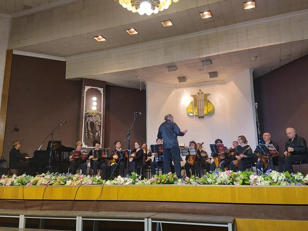 Концерт педагогического ансамбля народных инструментов под руководством К. В. Гнеушева