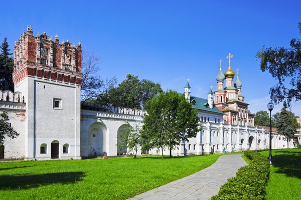 Древняя обитель: Новодевичий монастырь и некрополь