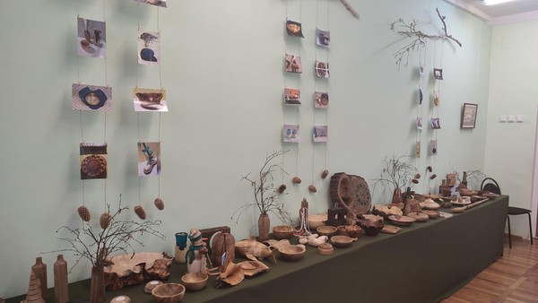 Выставка творческих работ Юрия и Дмитрия Шубиных «Причудливая пластика дерева»