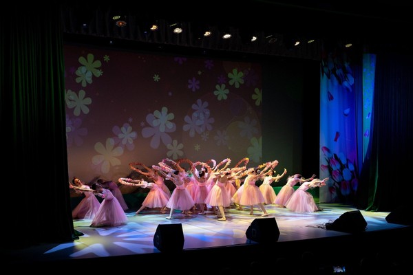 Концерт образцового хореографического ансамбля «Кайерканская мозаика»