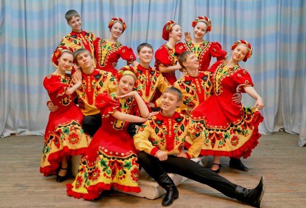 Отчетный концерт народных ансамблей танца «Дружба» и «Калинка»