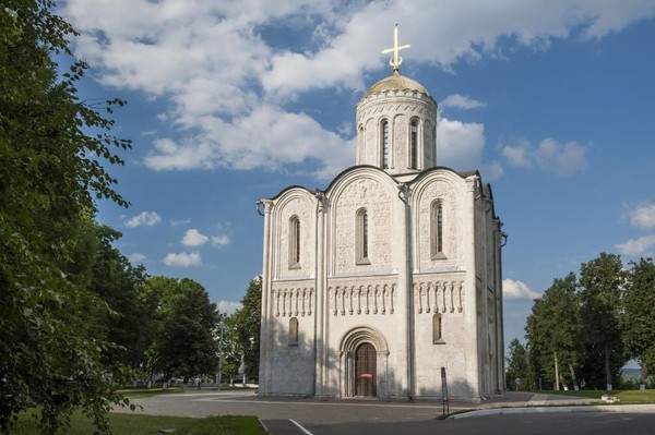 Экспозиция Дмитриевского собора