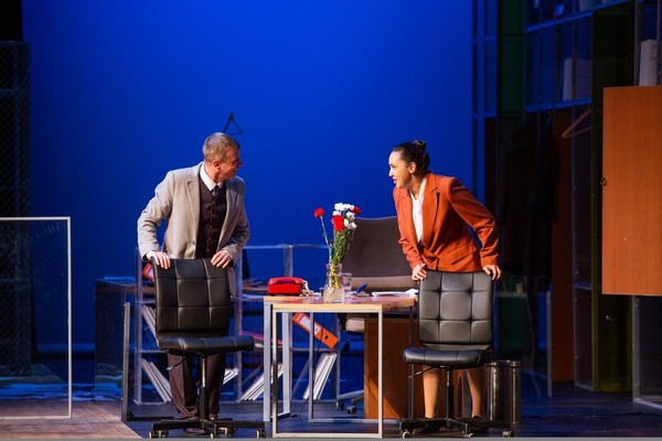 Спектакль «Служебный роман»