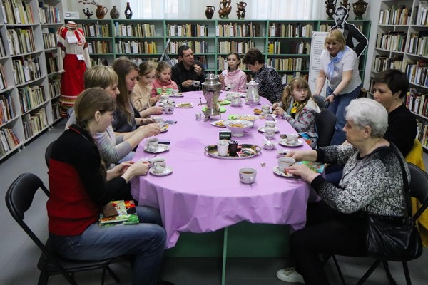 Праздничная программа «День семьи в Есенинке»