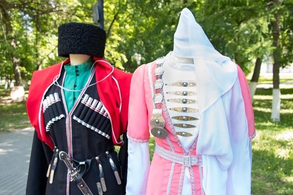 Выставка национальных костюмов народов Кавказа