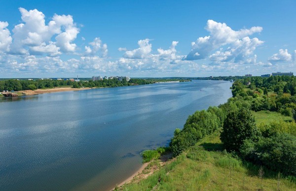 «Течет река Волга»