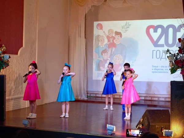 Концерт творческих коллективов Центра досуга Мотовилихинского района