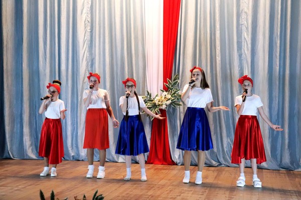 «Голоса Зари» отчетный концерт вокальных коллективов Дома культуры «Заря»