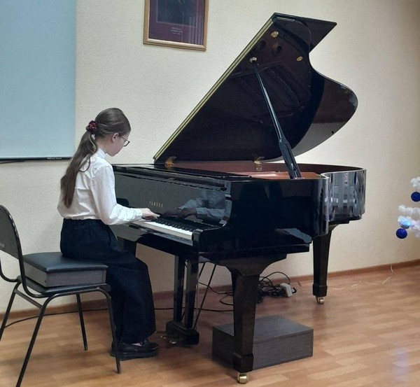 Отчетный концерт фортепианного отделения «Наполним музыкой мы каждое мгновенье»