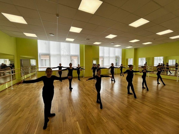 Открытый урок учащихся 9 класса по классическому танцу