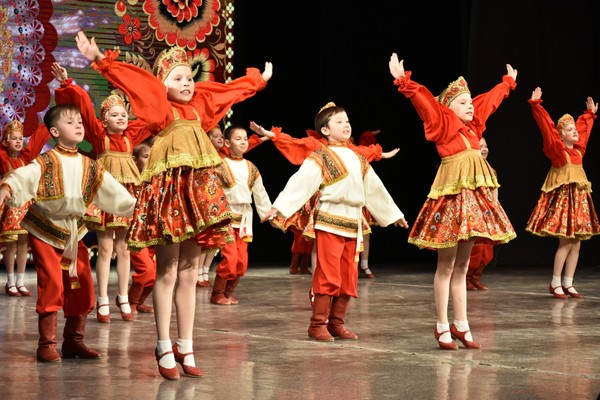 Отчетный концерт образцового ансамбля народного танца «Россияночка»