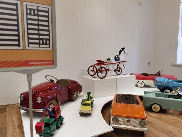 Выставка «Машинки»