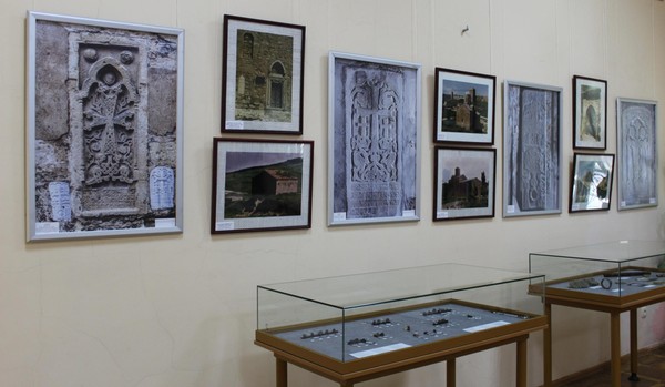 Выставка «Традиционные мотивы крымских армян»