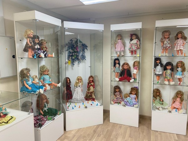 Выставка «Кукольный бал»