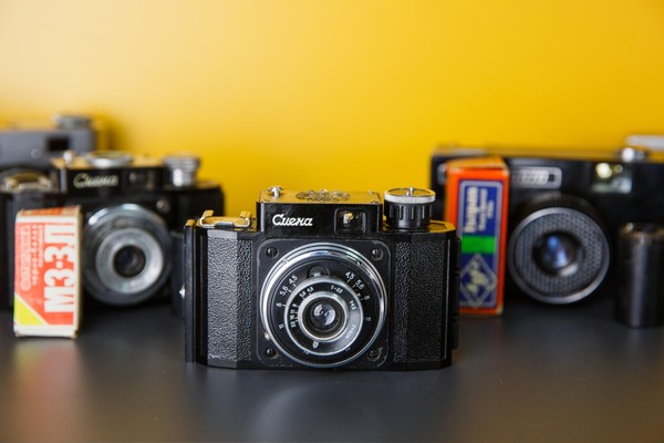Выставка «Взгляд в прошлое: пленочные фотоаппараты»