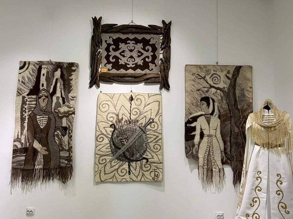 Выставка «Декоративно-прикладное искусство народных промыслов»