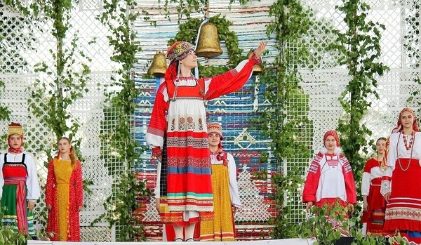 Этно-дефиле в народных костюмах Орловской области