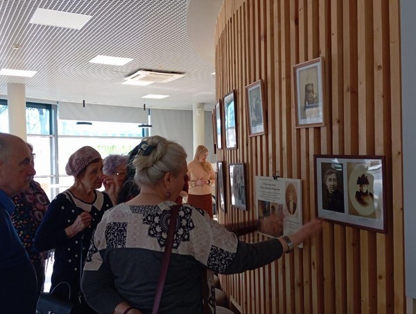 Выставка «Жена и муза гения: об Анне Ивановне Менделеевой»