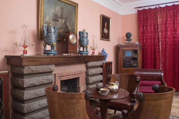 Экскурсия по экспозициям Музея-квартиры А. Н. Толстого