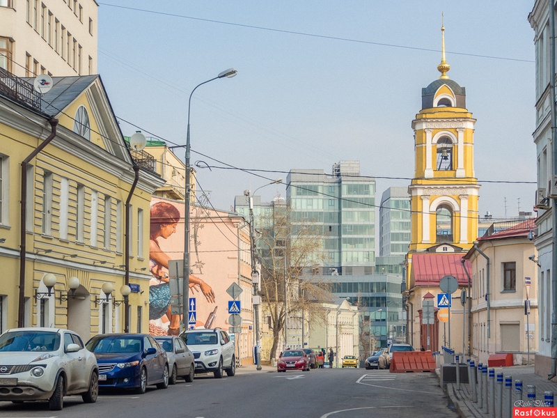 Вдоль по Рождественке