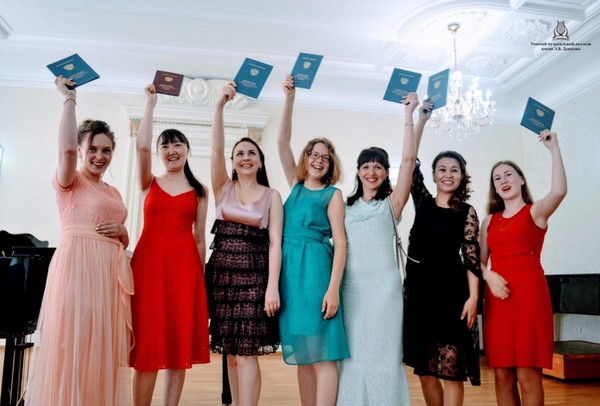 Торжественная церемония вручения дипломов выпускникам Томского музыкального колледжа