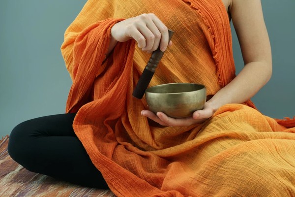 Медитация с поющими чашами