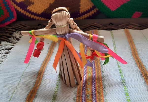 Мастер-класс по плетению из чакана «Кукла Лето»