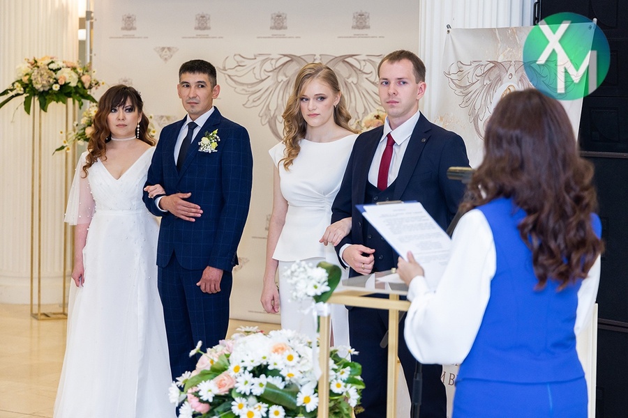 Массовая свадьба накануне Дня семьи, любви и верности