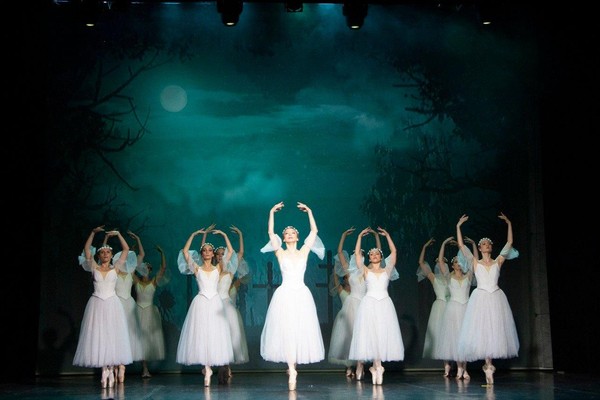 Балет «Жизель» московской балетной команды «Balletdream»