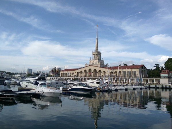 Фото-приключение по центру Сочи: порт, парк, дольмены